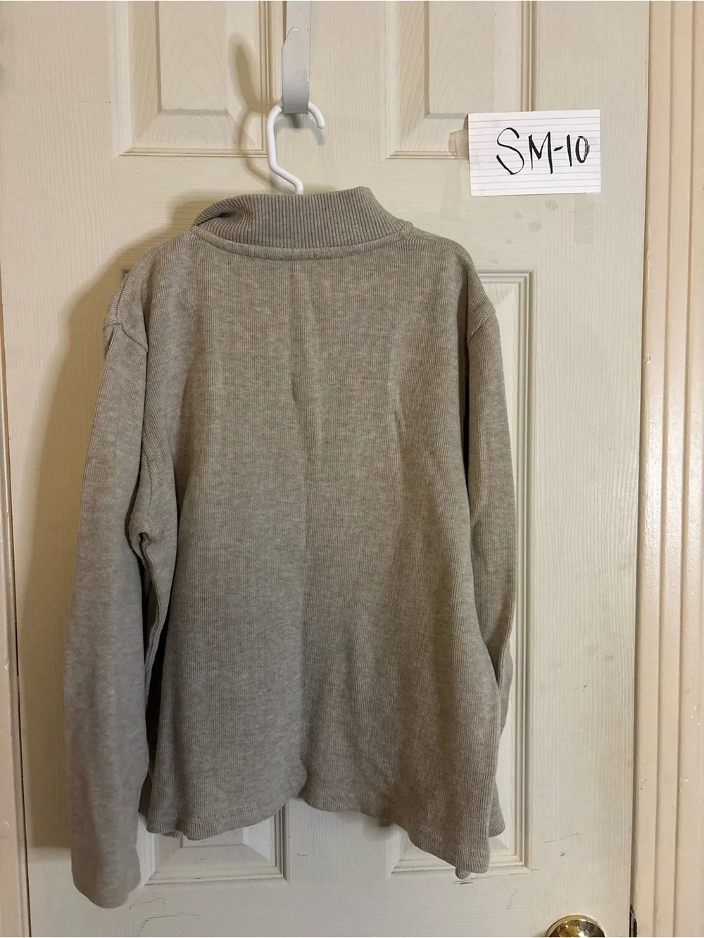 GAP button neck